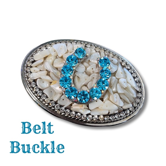 Accessories - NEW - BLING Oval Horseshoe with Rhinestones Belt Buckle